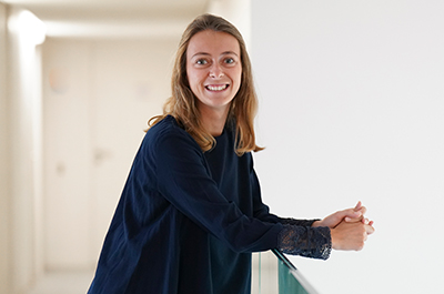 Lola Maillet, chargée de communication digitale à l'ADT64 Béarn Pays basque