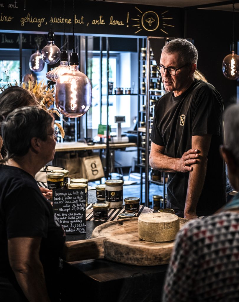 visite de la ferme agerria à saint martin d'arberoue en pays basque