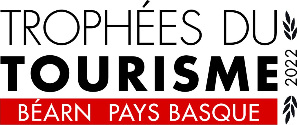 logo du concours des trophées du tourisme 64 béarn pays basque, organisé par l'ADT64 et le groupe sud ouest, édition 2022