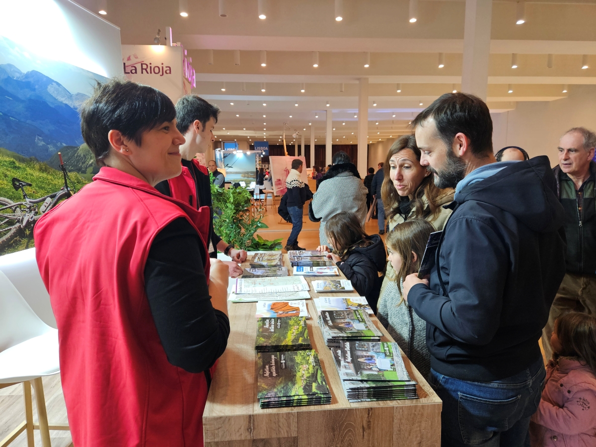 présence des destinations béarn et pays basque au salon navartur en 2025 à pampelune