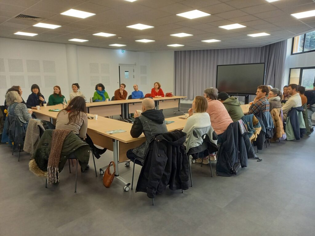 réunion professionnelle organisée par l'agence du film 64 et réunissant techniciens, comédiens, réalisateurs, etc.