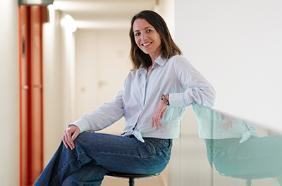 aurore salaün, chargée du marketing pays basque pour l'adt64 béarn pays basque