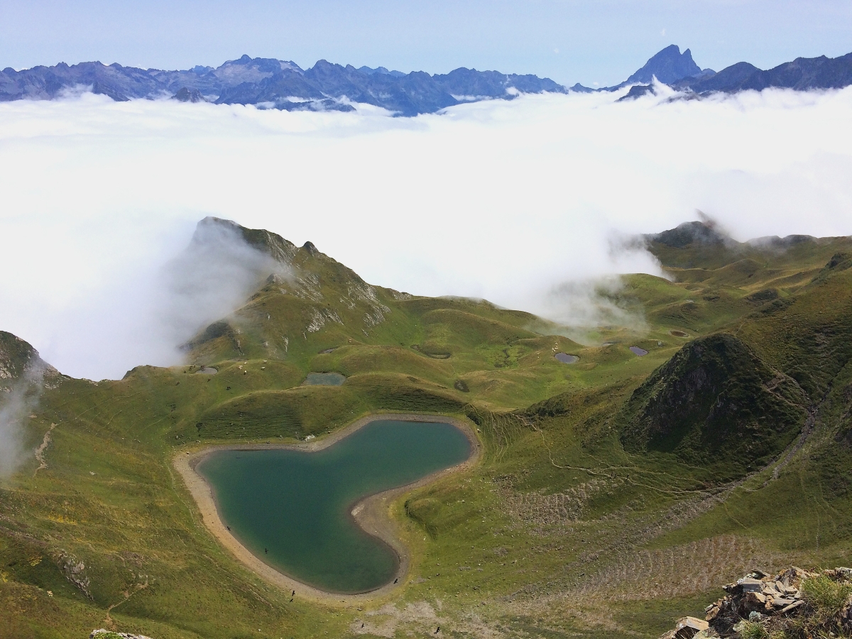 lac du montagnon en Béarn, un site protégé grâce à la régulation de l'accès à son parking (réservation gratuite en ligne)