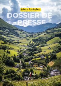 première de couverture du dossier de presse général du béarn pyrénées 2026, réalisé par l'ADT64, agence départementale du tourisme 64